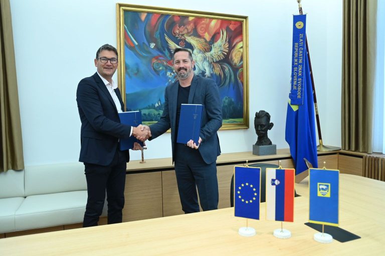 S podpisom pogodb do pomembnih infrastrukturnih izboljšav v Občini Vrhnika